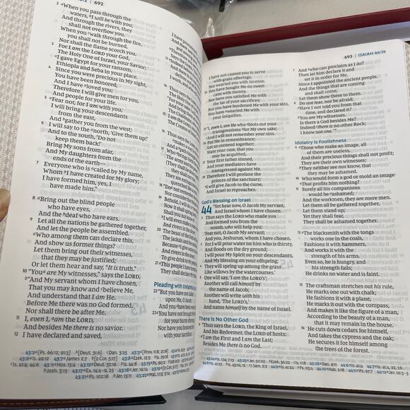 Thomas Nelson Maclaren series NKJV Bible Large print - Picture 11 of 15